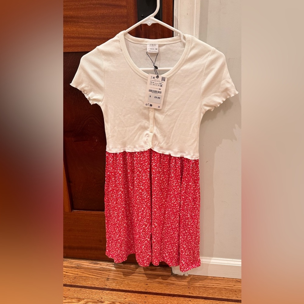 NWT A red and white floral dress from Zara. Girls size 13-14 Excellent Condition